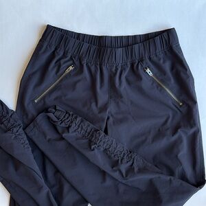 Athleta Aspire Ankle Black Ruched Stretch Joggers Pant Zip Pockets Womens Size 4